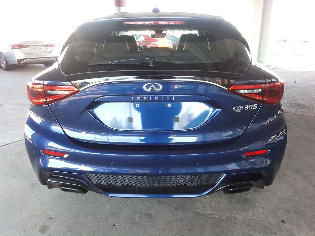 2018 INFINITI QX30 Image 6