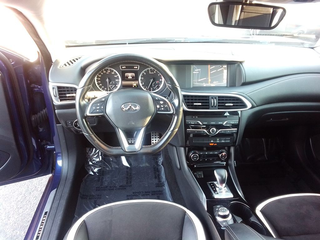 2018 INFINITI QX30 Image 7