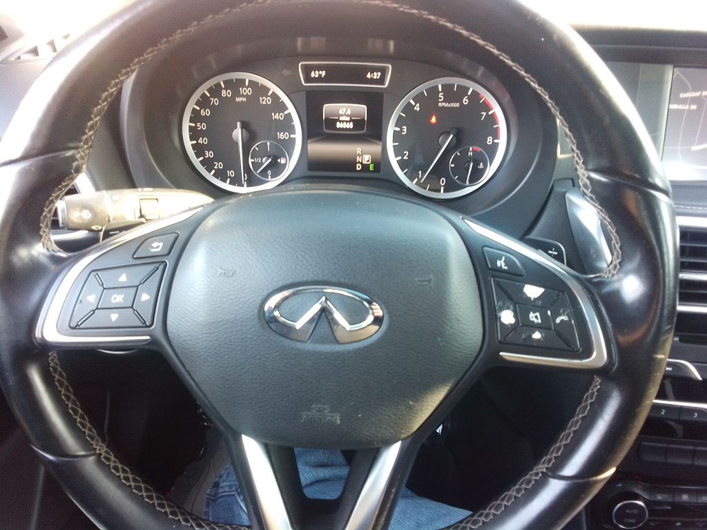 2018 INFINITI QX30 Image 8