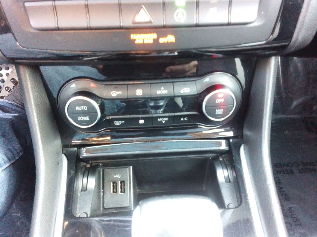 2018 INFINITI QX30 Image 12