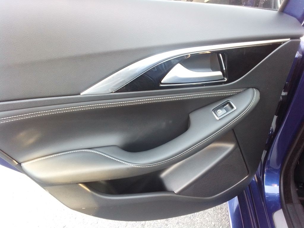 2018 INFINITI QX30 Image 21