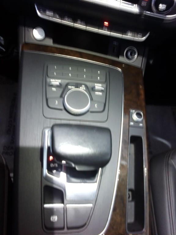 2020 Audi Q5 Image 9