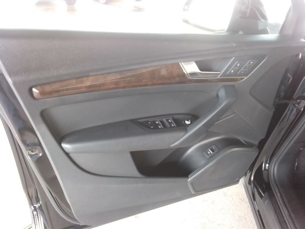 2020 Audi Q5 Image 18