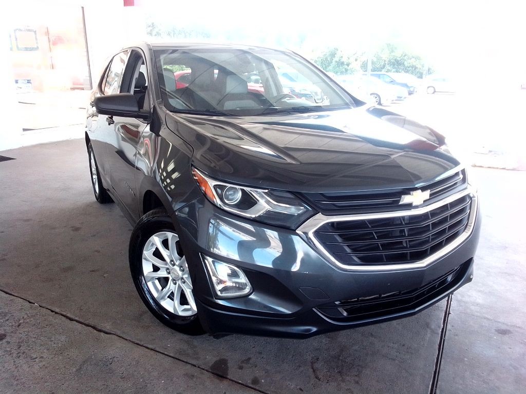 2018 Chevrolet Equinox Image 2
