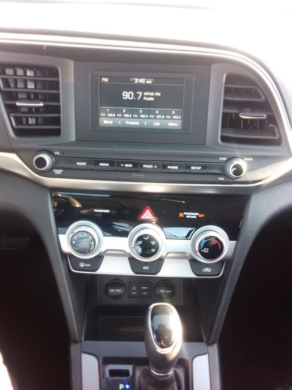 2019 Hyundai Elantra Image 9