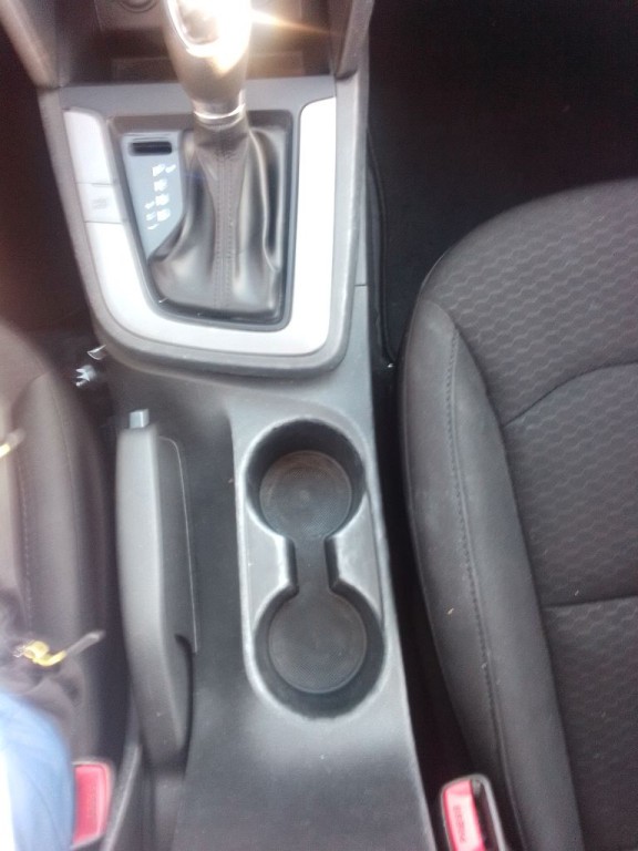 2019 Hyundai Elantra Image 11