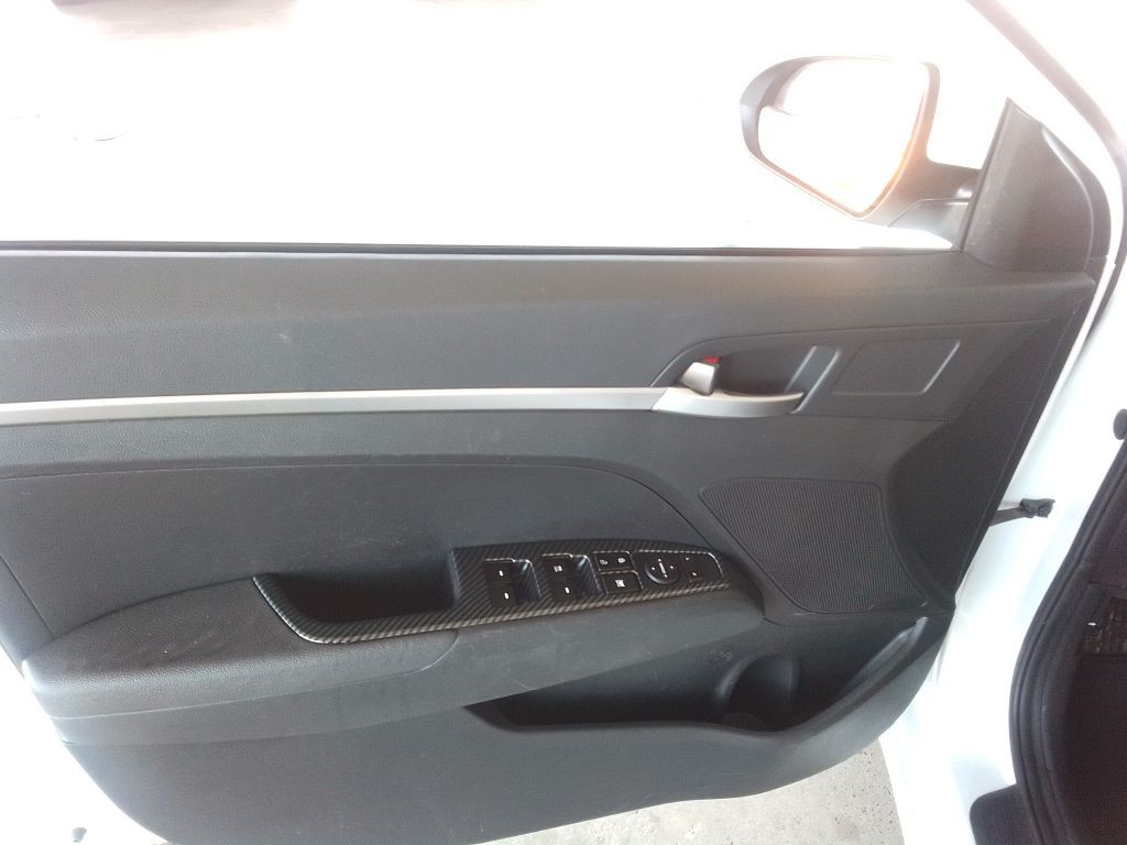 2019 Hyundai Elantra Image 18