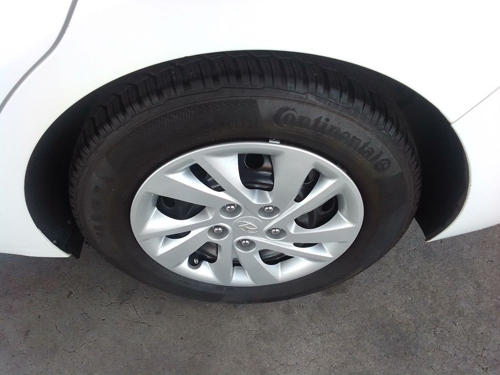 2019 Hyundai Elantra Image 25