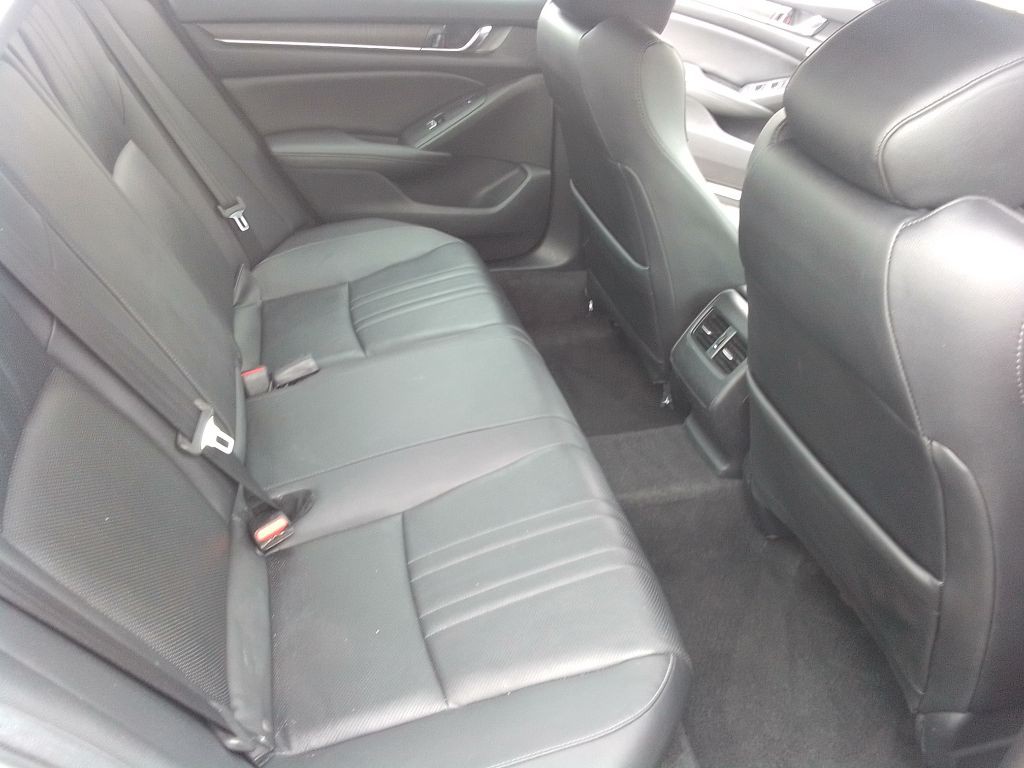 2019 Honda Accord Image 11