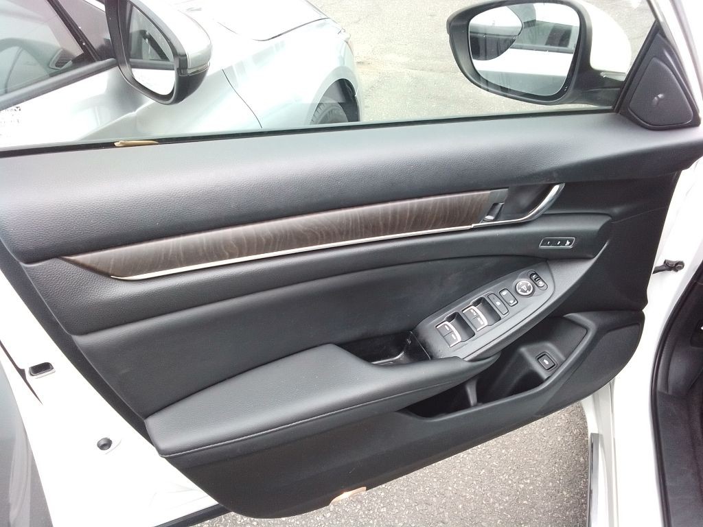 2019 Honda Accord Image 22