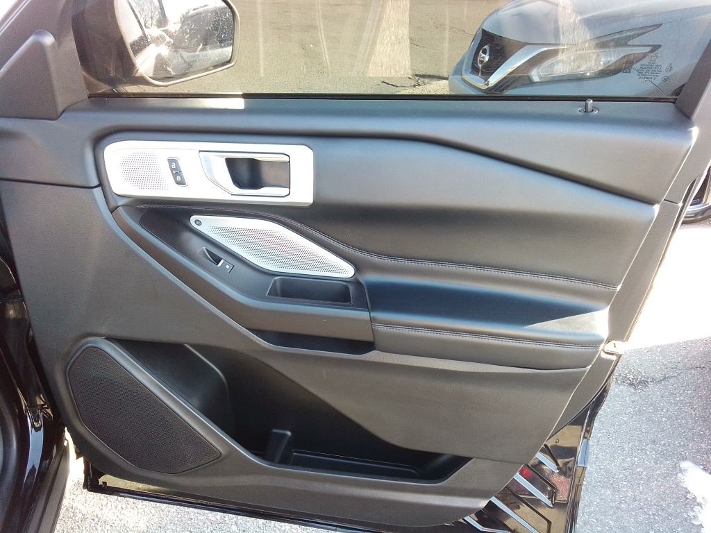 2020 Ford Explorer Image 24