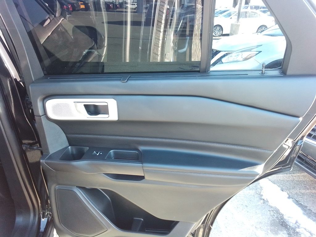 2020 Ford Explorer Image 25