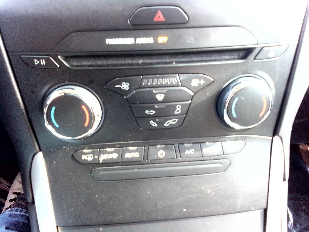 2018 Ford Edge Image 12