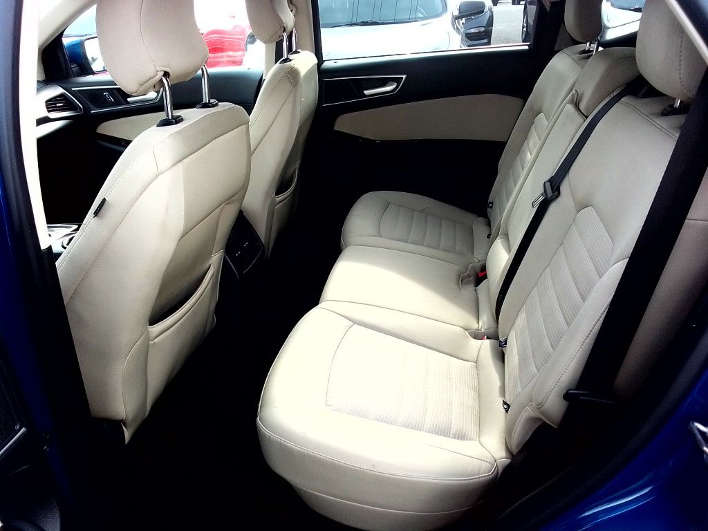 2018 Ford Edge Image 15