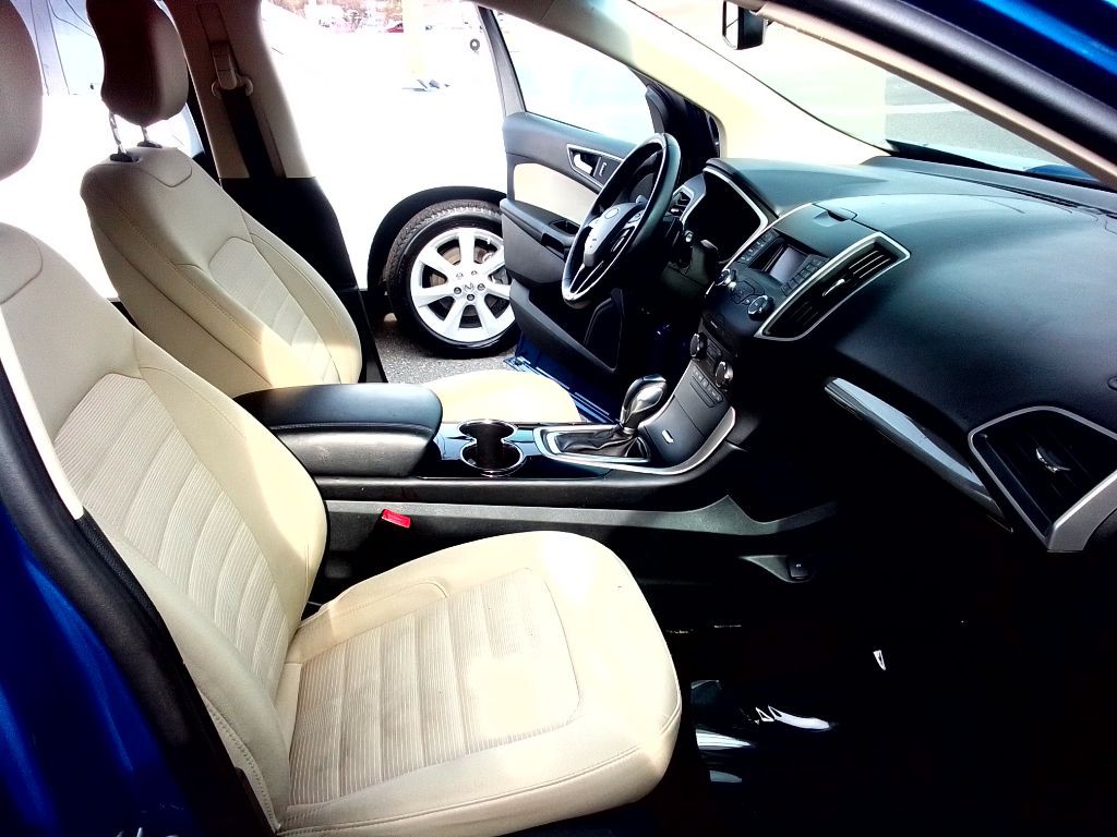 2018 Ford Edge Image 16