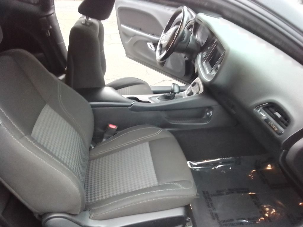 2021 Dodge Challenger Image 15