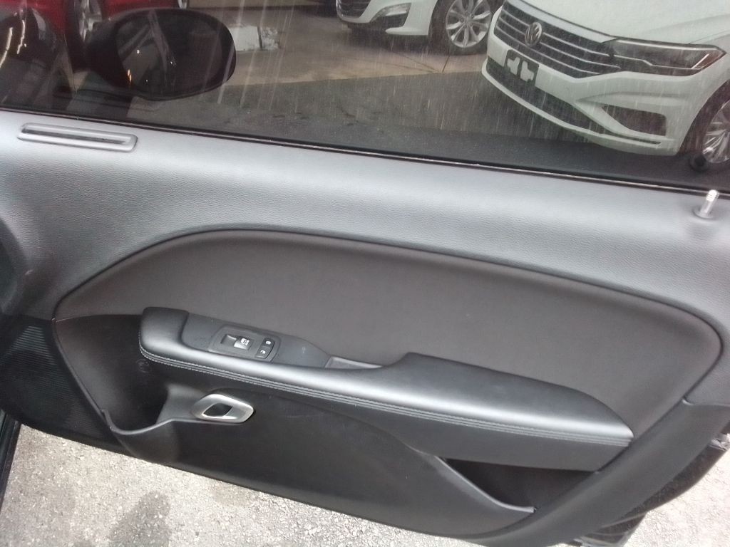 2021 Dodge Challenger Image 19