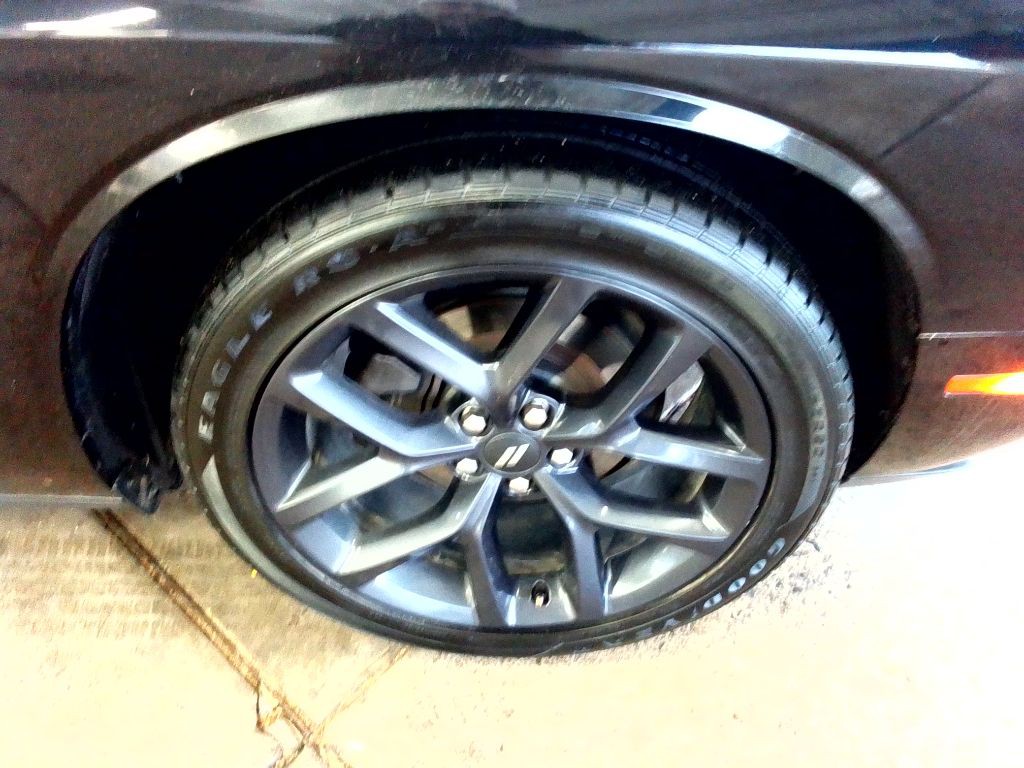 2021 Dodge Challenger Image 24