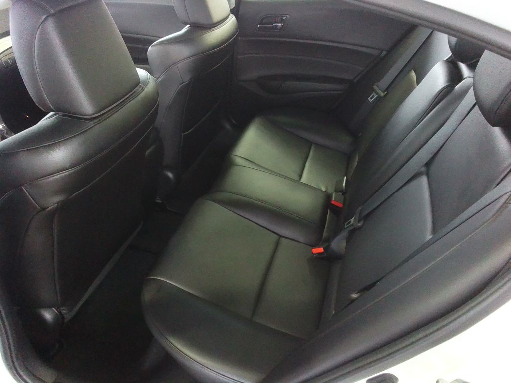 2018 Acura ILX Image 17