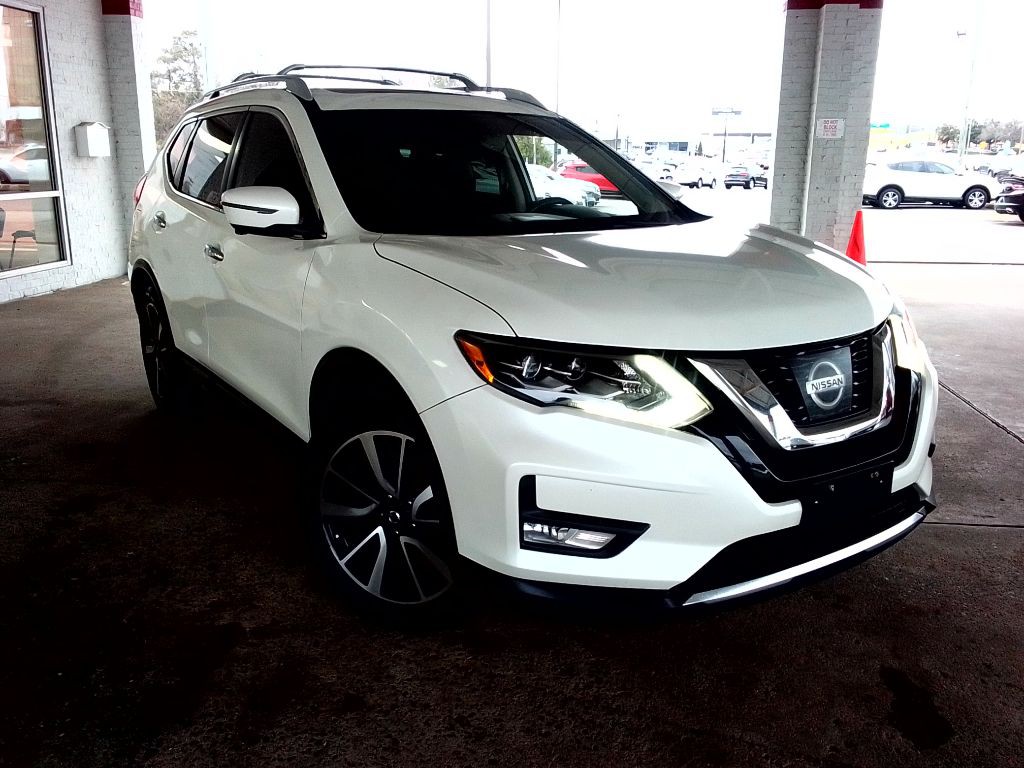 2017 Nissan Rogue Image 2