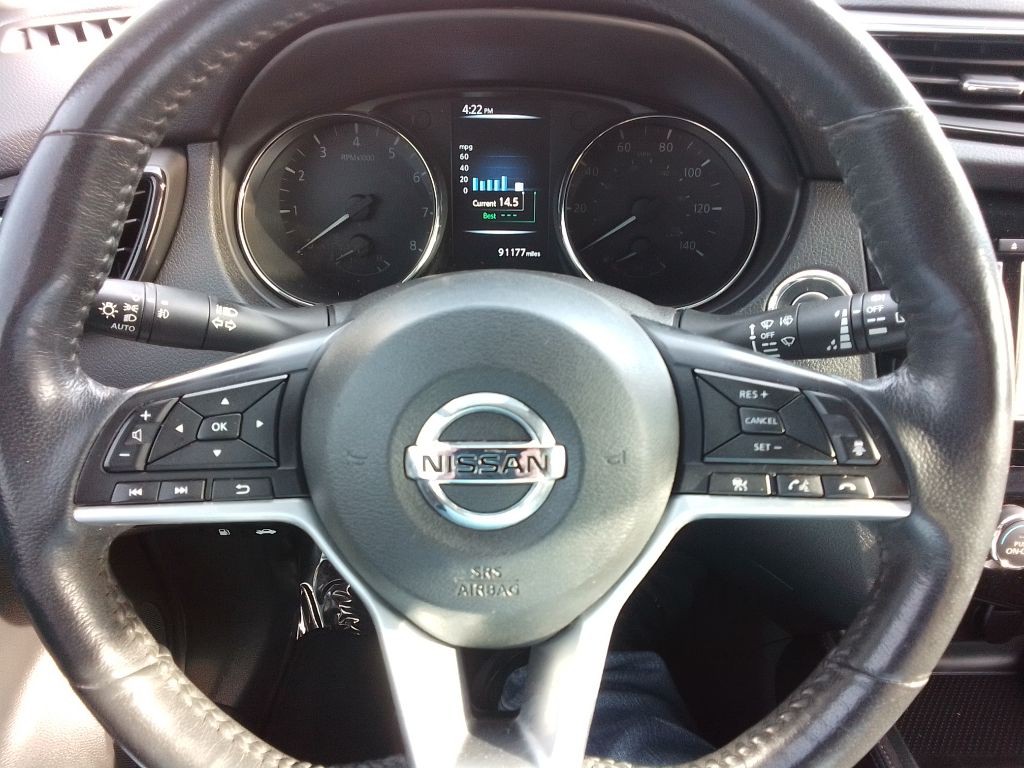 2017 Nissan Rogue Image 8