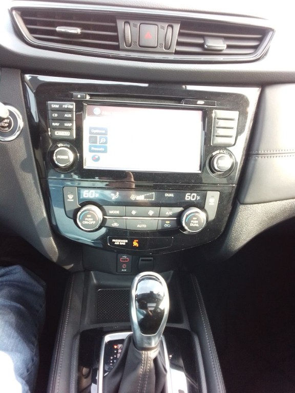 2017 Nissan Rogue Image 9