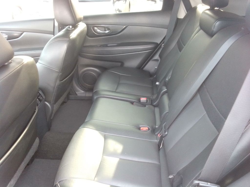 2017 Nissan Rogue Image 17