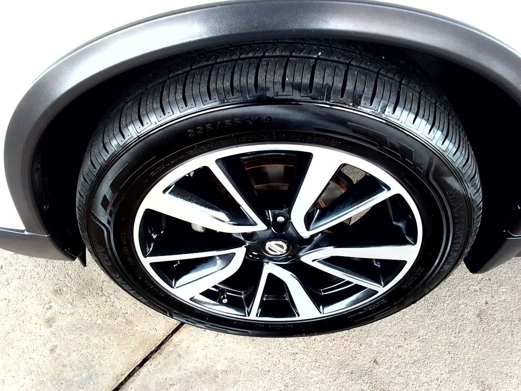 2017 Nissan Rogue Image 26