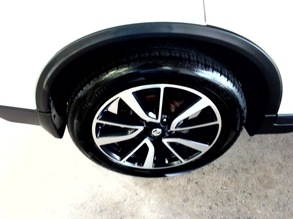 2017 Nissan Rogue Image 28