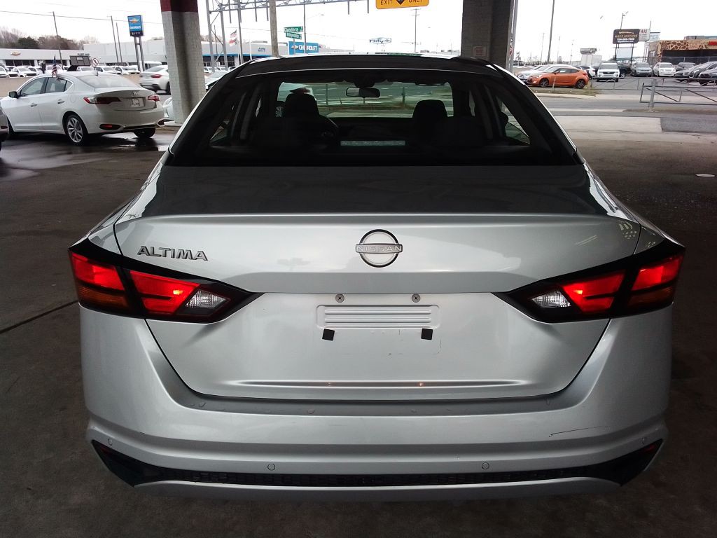 2023 Nissan Altima Image 6
