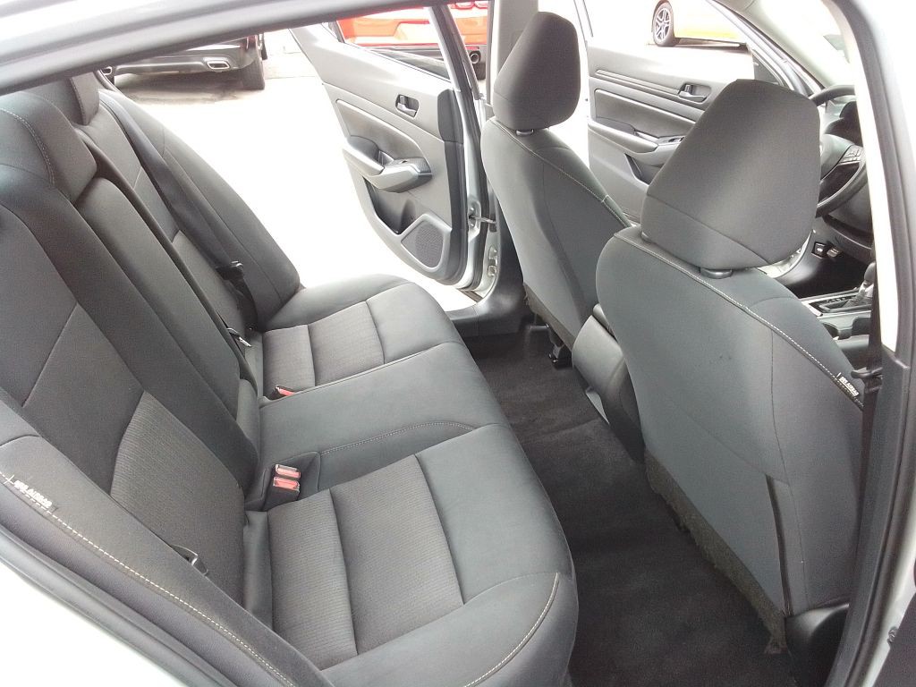 2023 Nissan Altima Image 16
