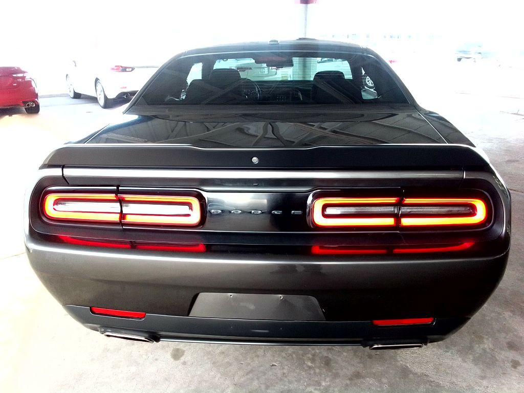2021 Dodge Challenger Image 3