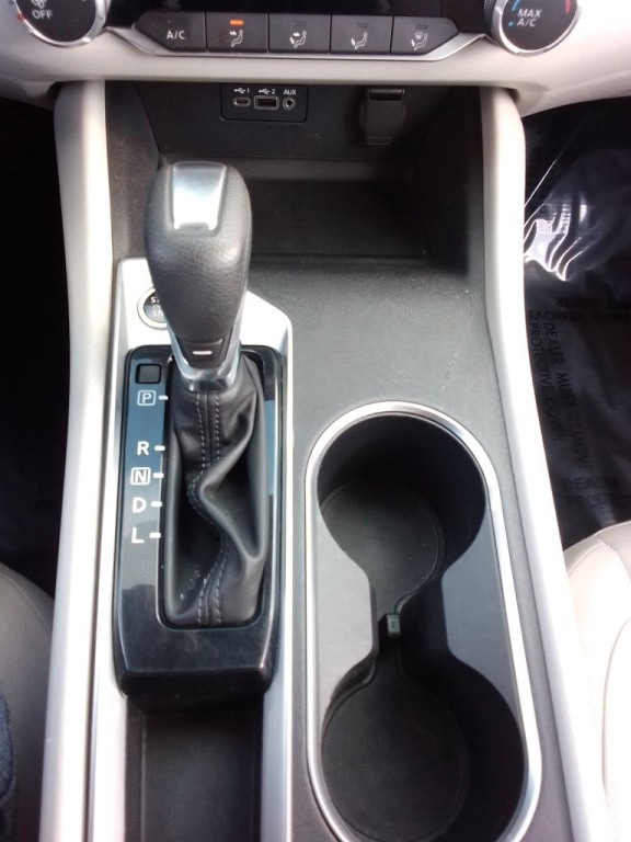 2022 Nissan Altima Image 10
