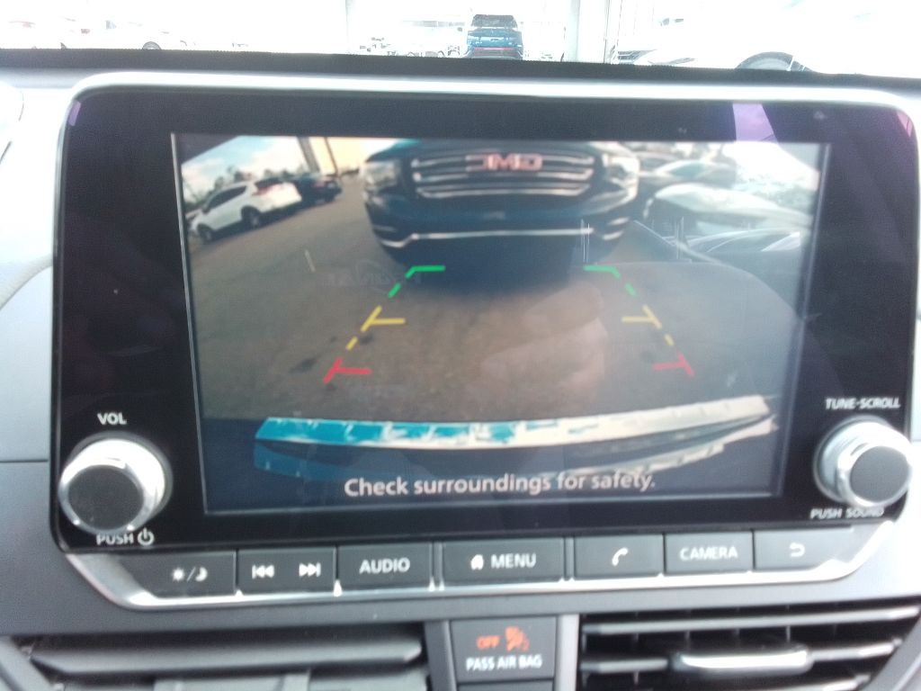 2022 Nissan Altima Image 11