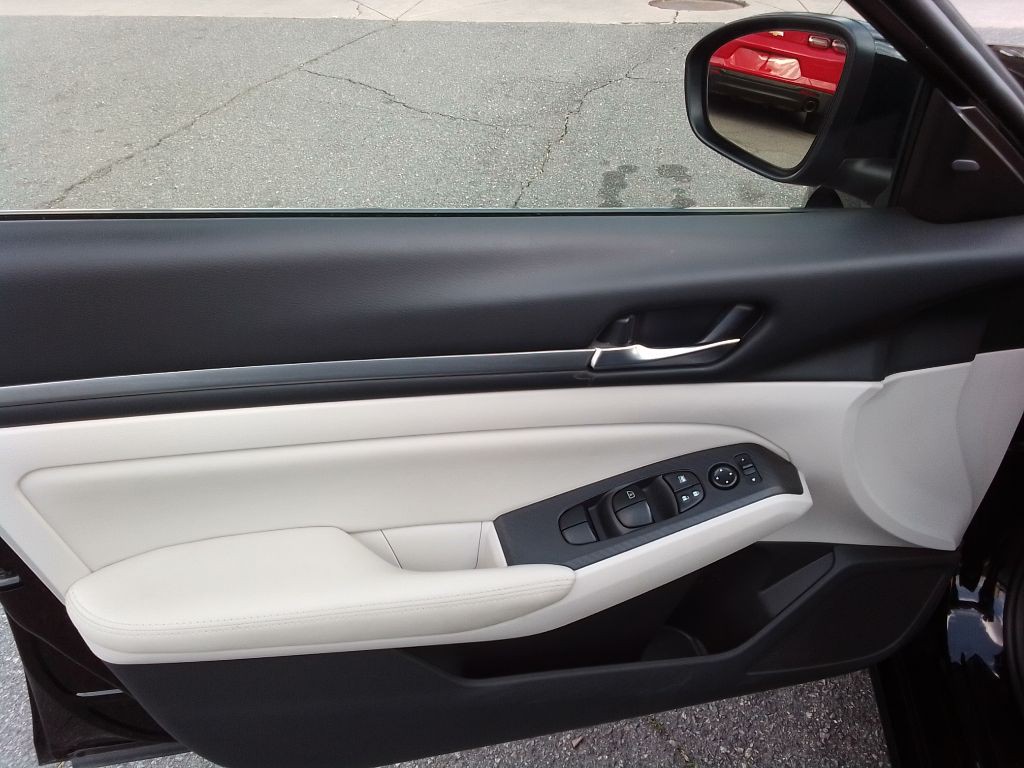 2022 Nissan Altima Image 19