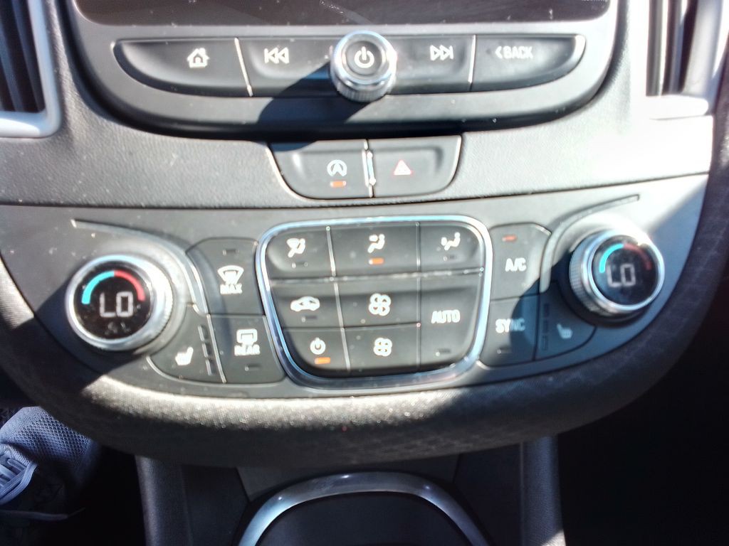 2022 Chevrolet Malibu Image 10