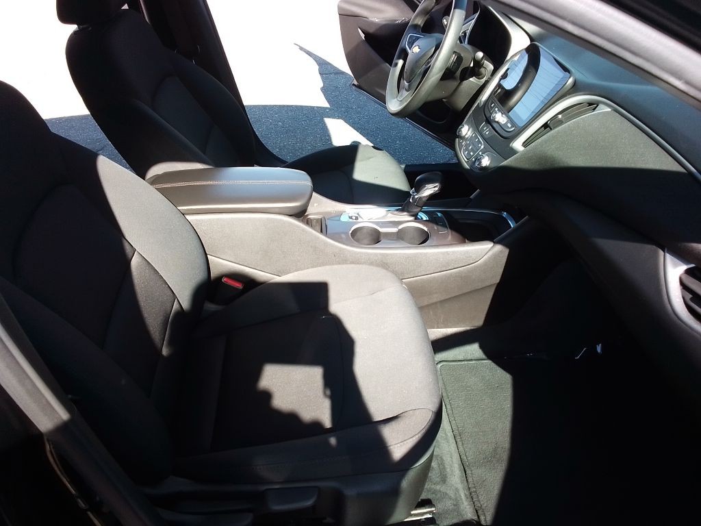 2022 Chevrolet Malibu Image 15