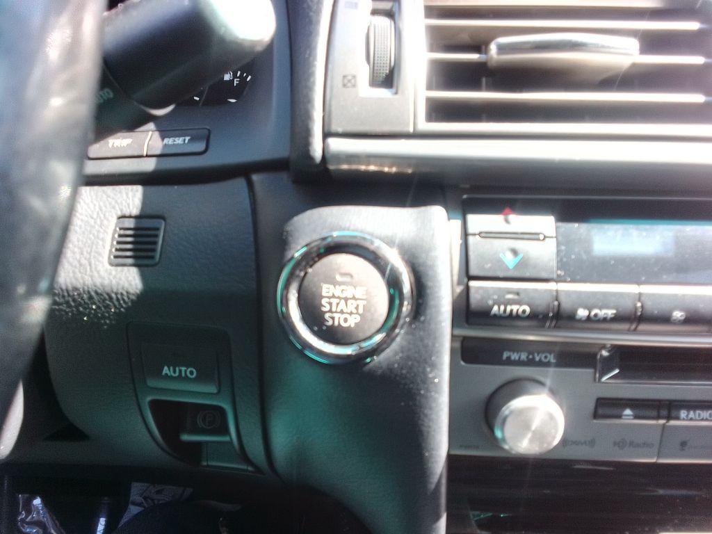 2015 Lexus LS Image 12