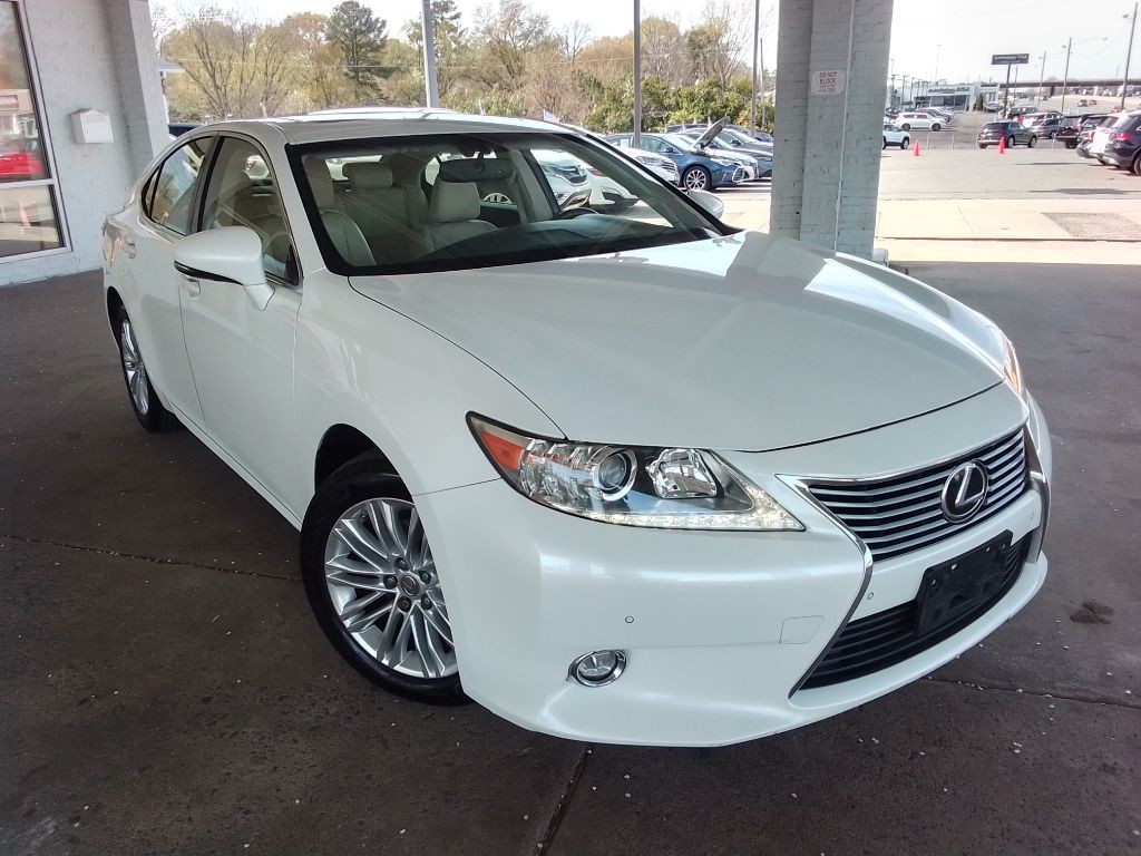 2015 Lexus ES Image 2