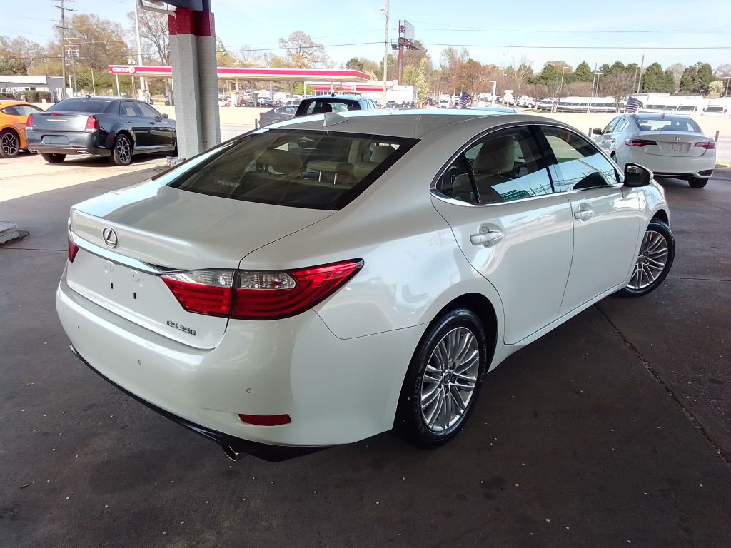 2015 Lexus ES Image 5