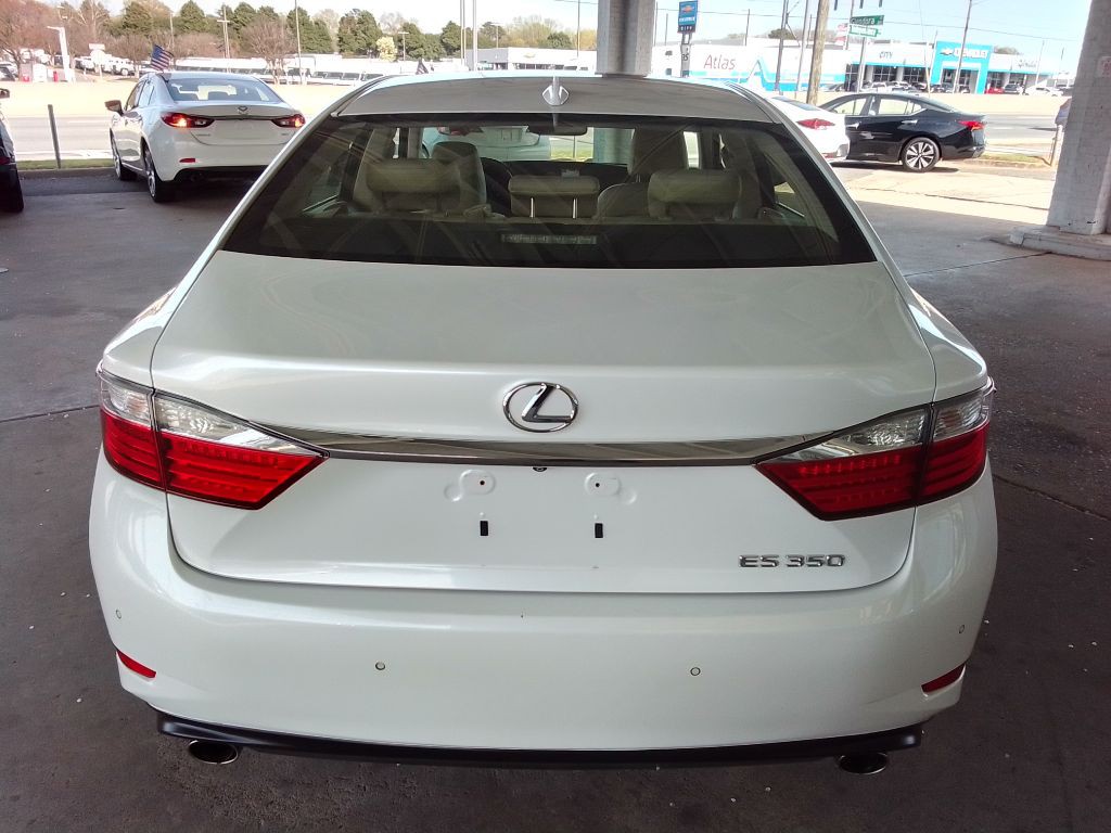 2015 Lexus ES Image 6