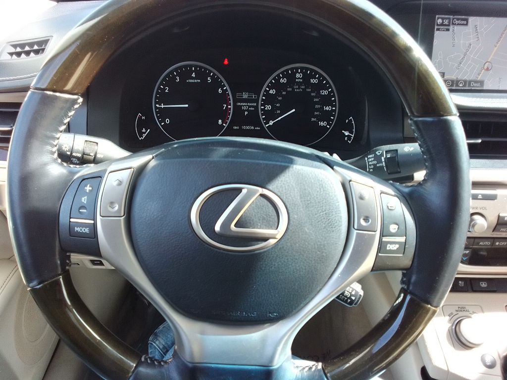 2015 Lexus ES Image 8