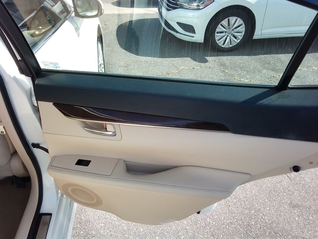 2015 Lexus ES Image 26