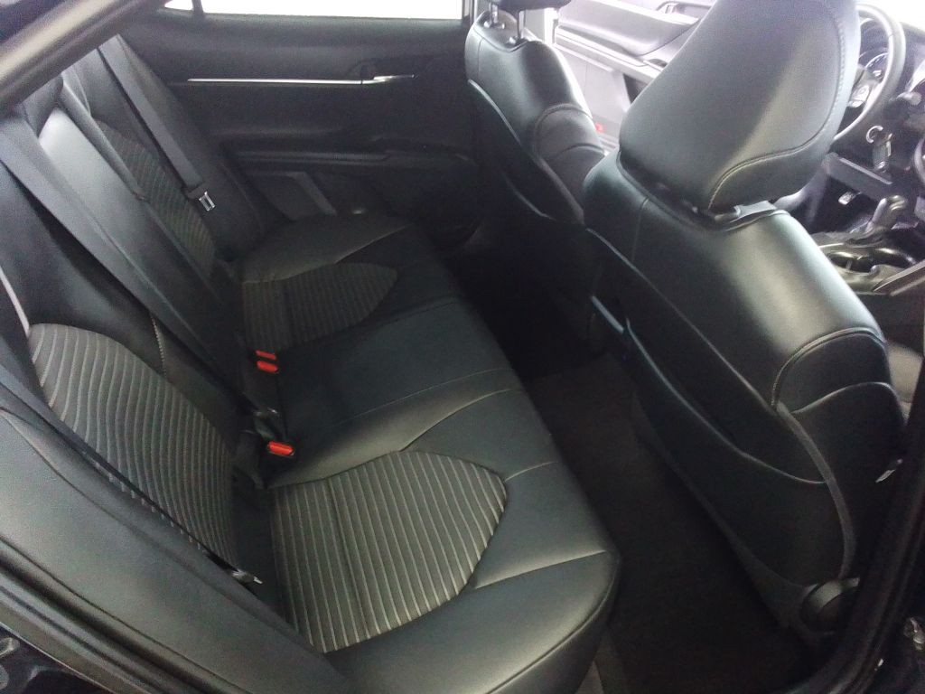 2021 Toyota Camry Image 15