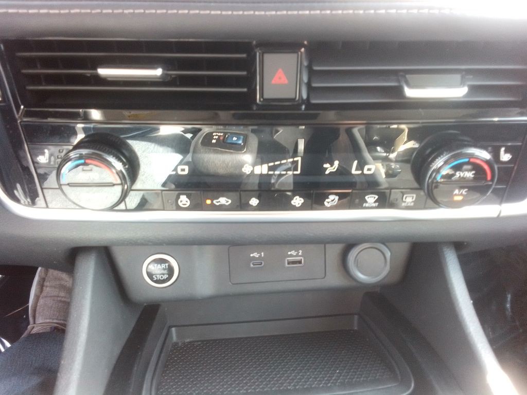 2021 Nissan Rogue Image 14