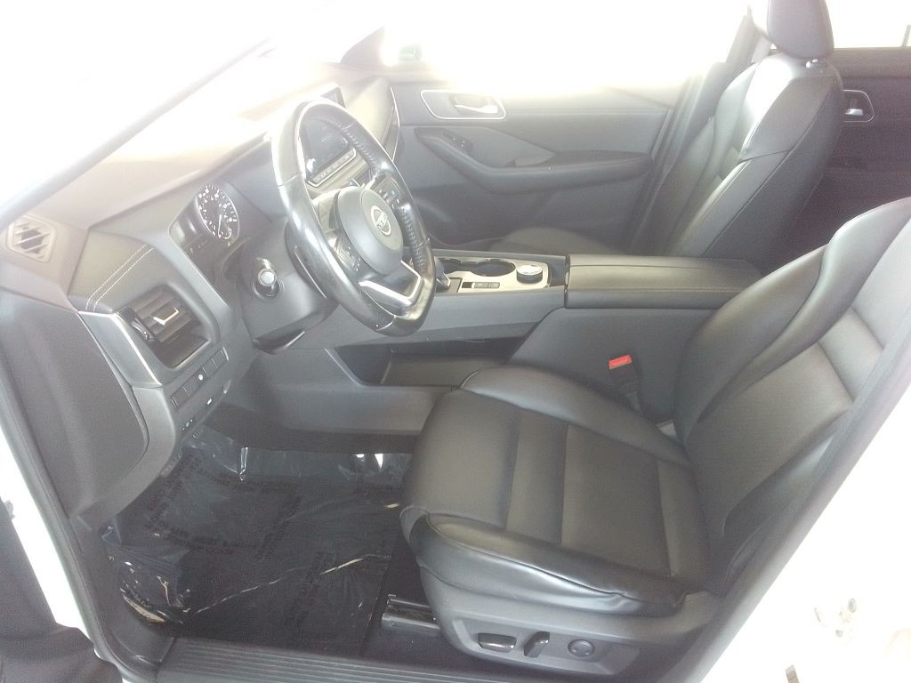 2021 Nissan Rogue Image 17