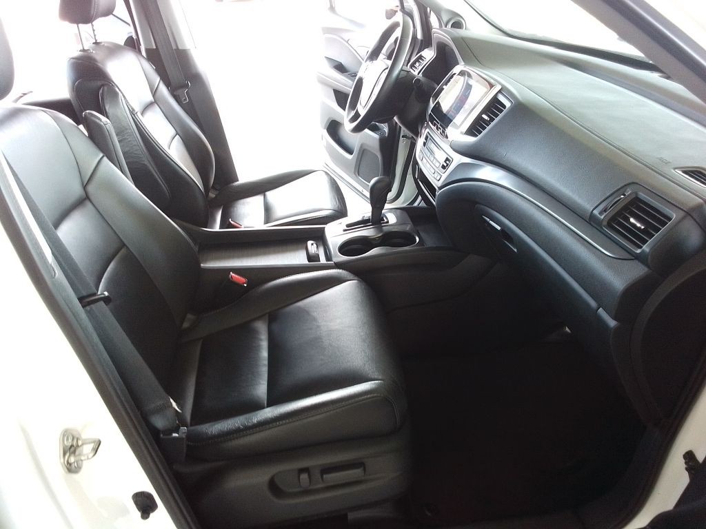 2017 Honda Pilot Image 22
