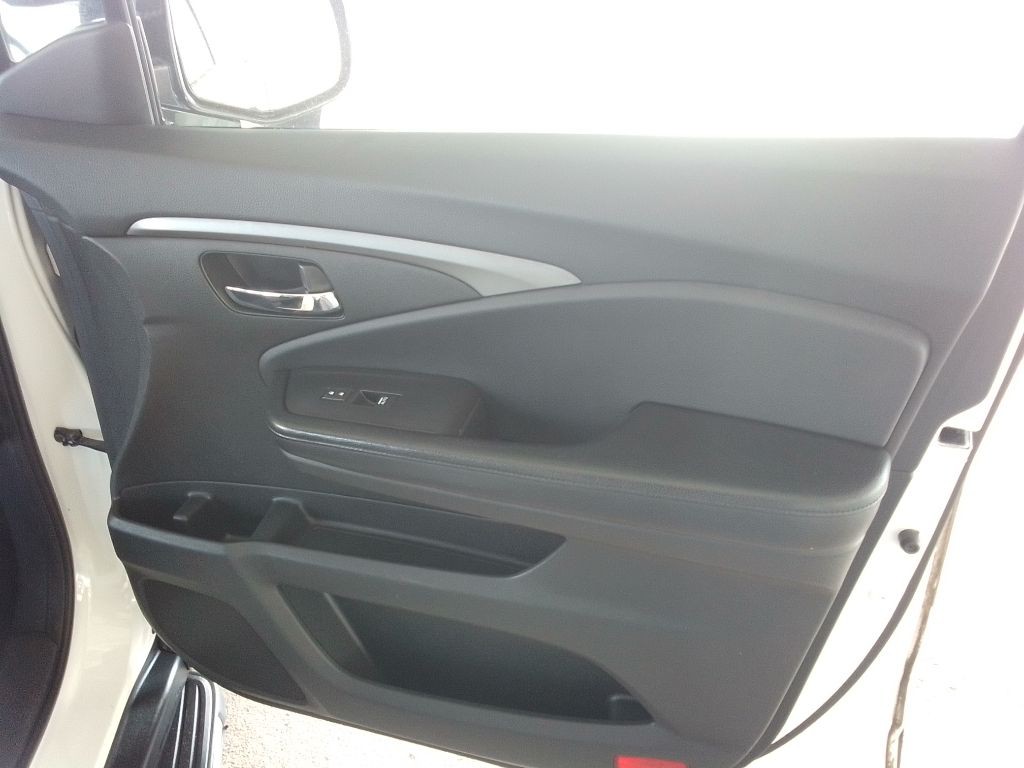 2017 Honda Pilot Image 28