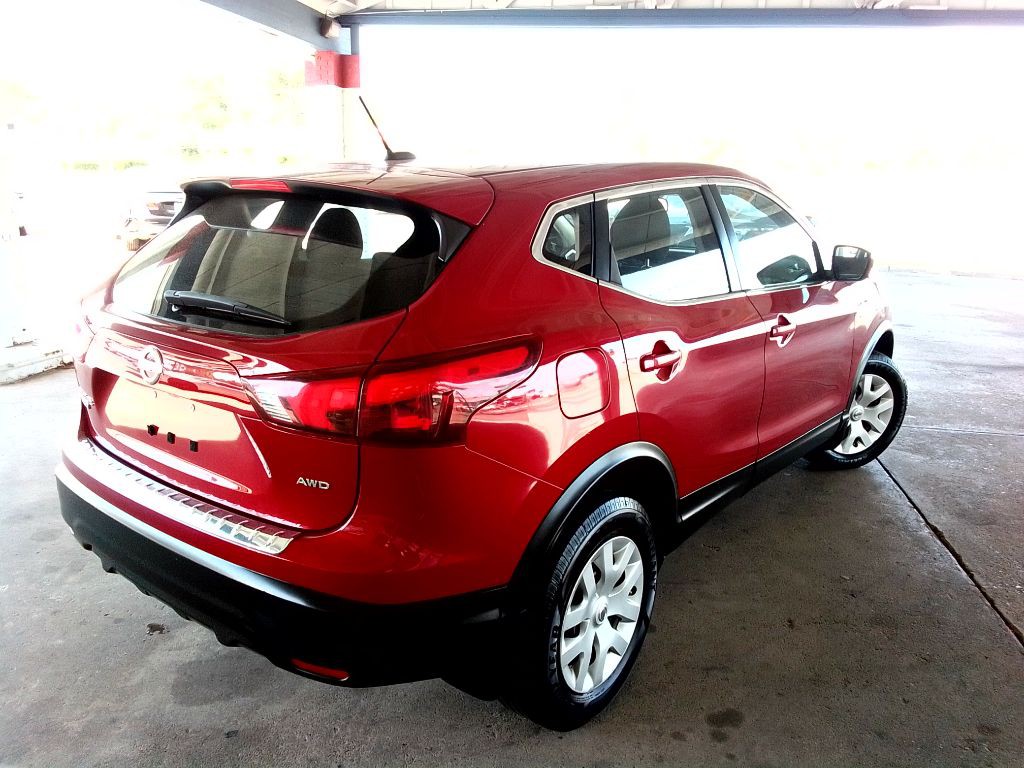 2018 Nissan Rogue Image 4