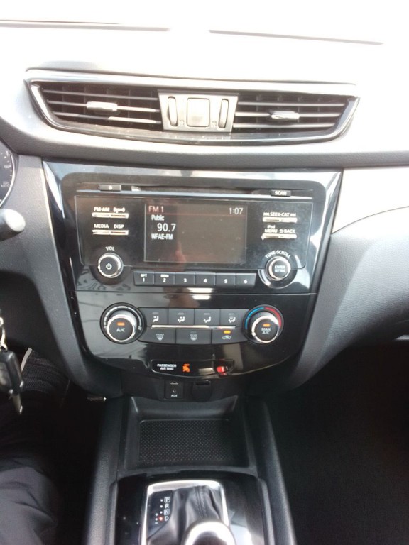 2018 Nissan Rogue Image 9